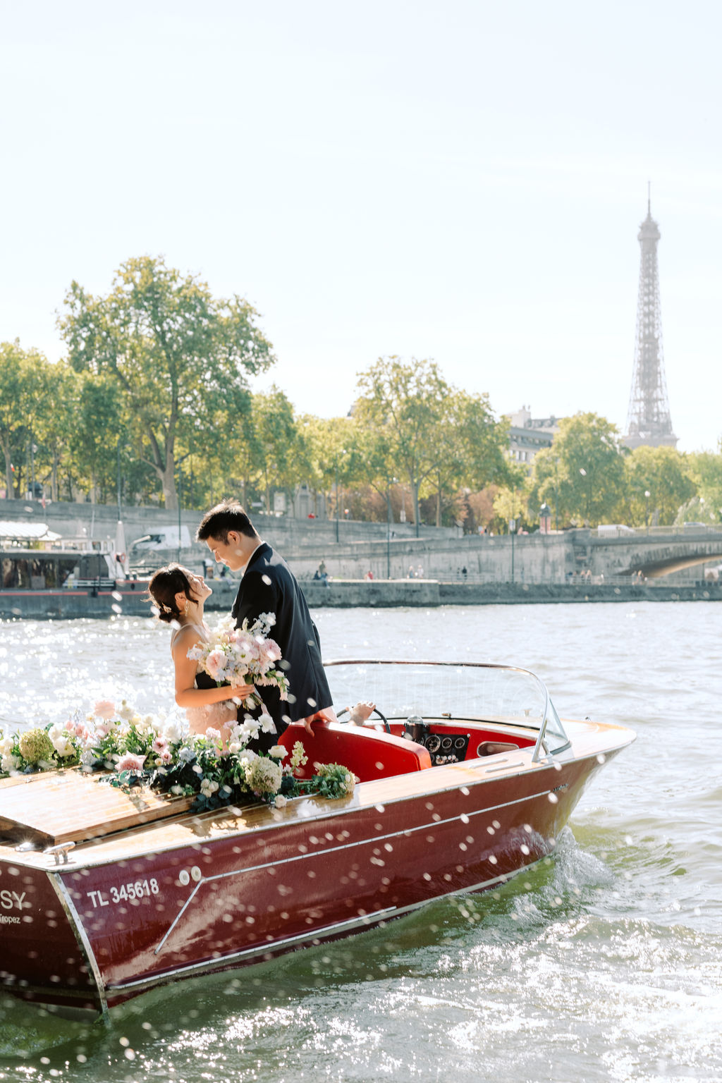 boat elopement paris